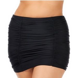 - Raisins swim skirt, will fit size 2o